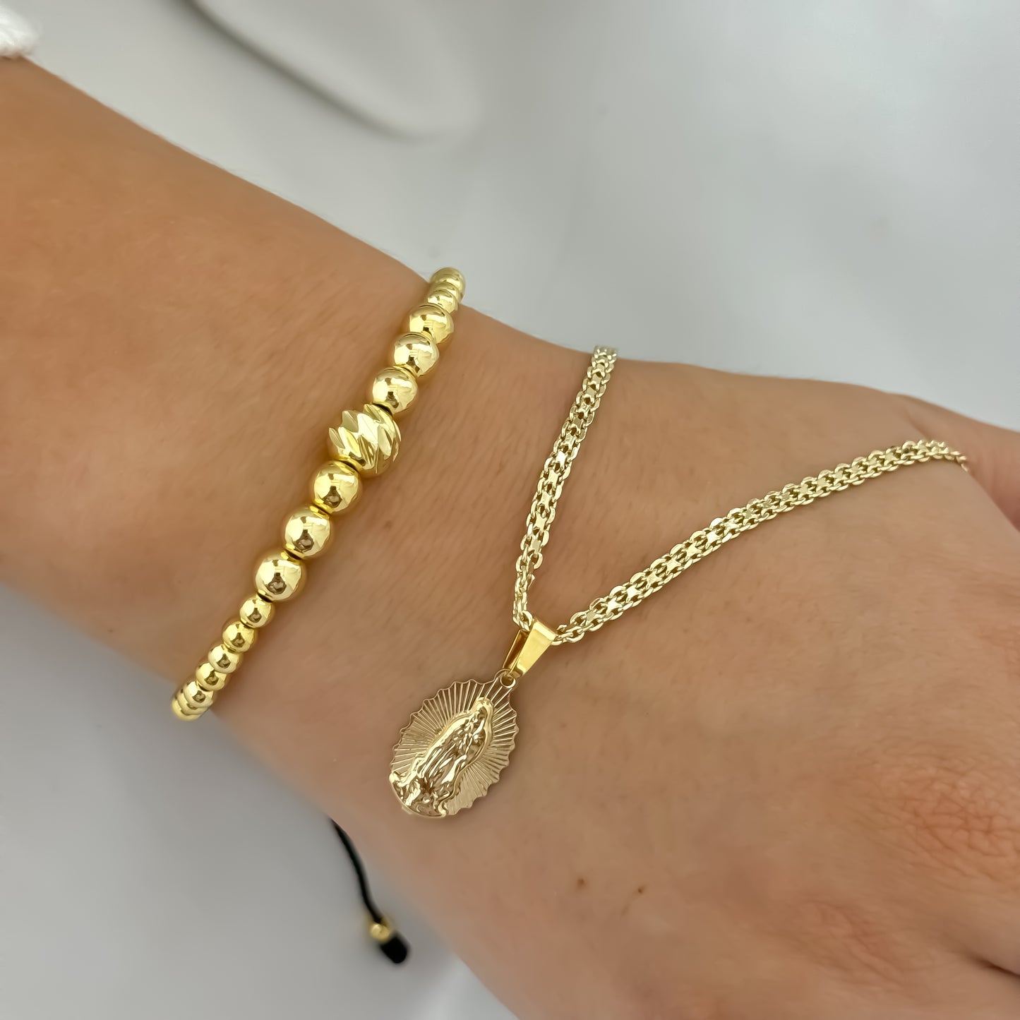 Pulsera Esferas Premium en Oro Laminado 18k